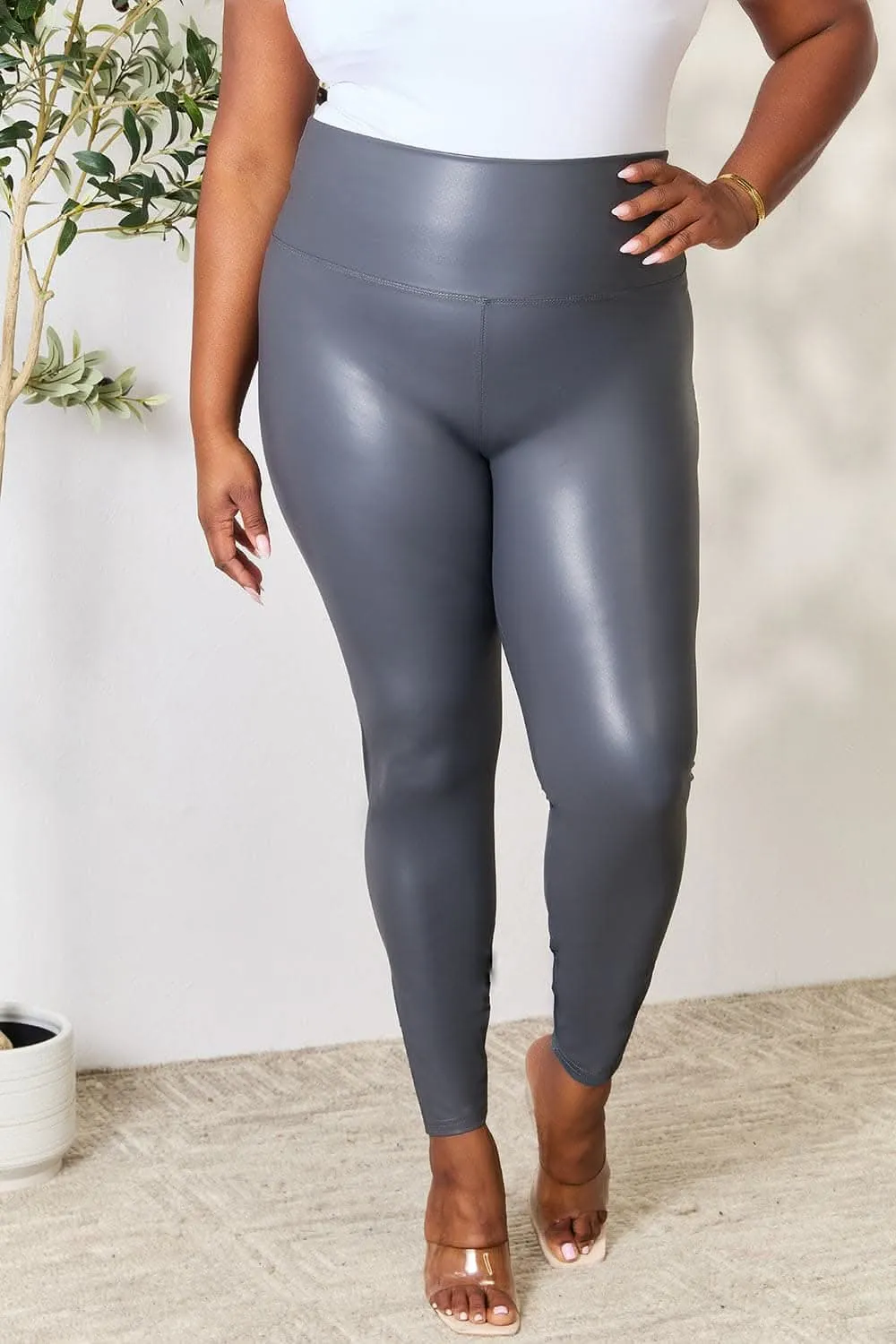 High-waisted leggings by LOVEIT