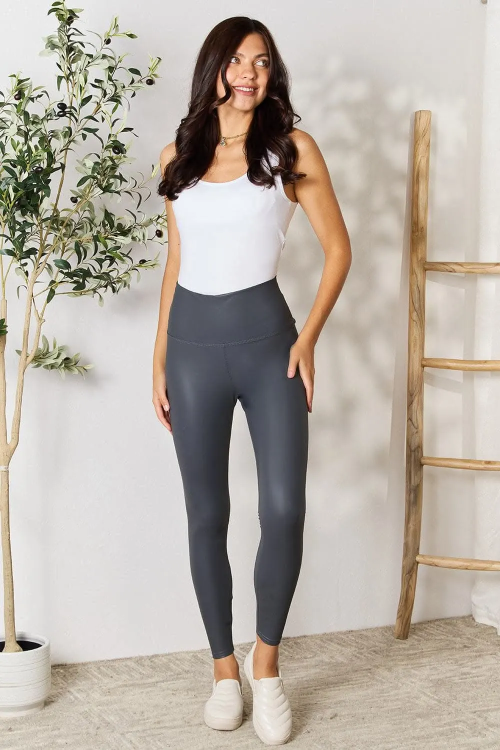 High-waisted leggings by LOVEIT
