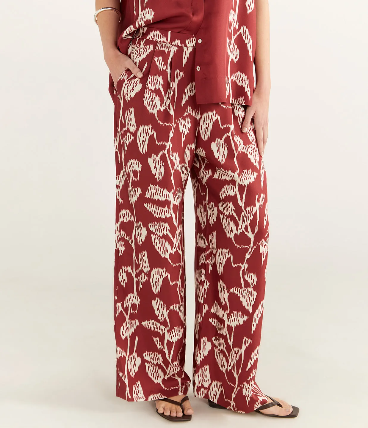Isola Silk Trouser in Burgundy Vine